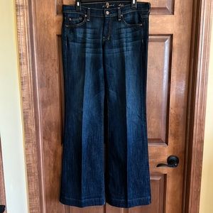 7 For All Mankind Dojo Jean - Size 29 - Hardly Worn in Like New Condition!